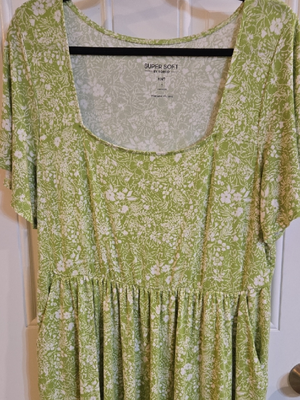 torrid Green & White Floral Scoop-Neck Midi Dress - Picture 4 of 5